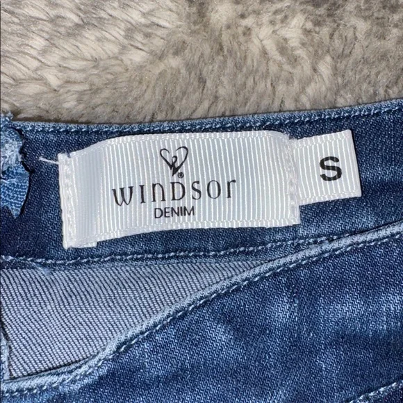 Windsor Denim Blue Mini Skirt 🦋 - Picture 3 of 5